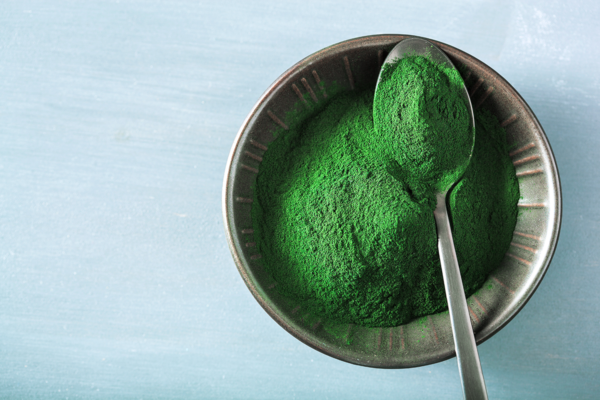 Obesità e sovrappeso: arriva la spirulina